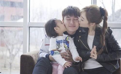 娱乐圈吃瓜贾乃亮微博,吃瓜群众热议不已